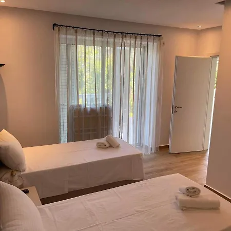 Helen Apartment *