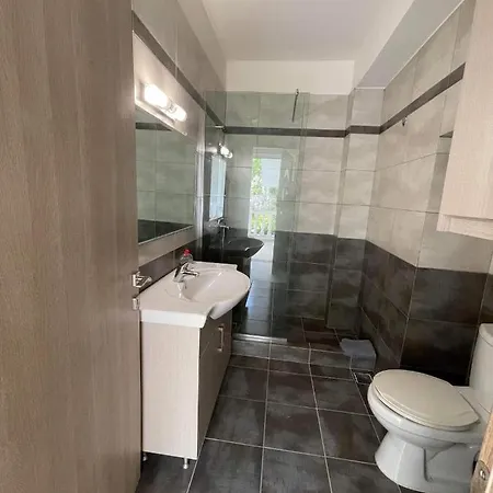Helen Apartmán Lukovë
