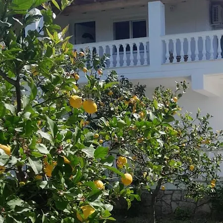 Appartement Helen Lukovë